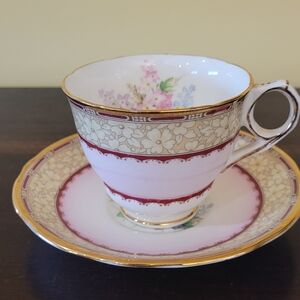 Windsor Bone China Marking in White and Pink